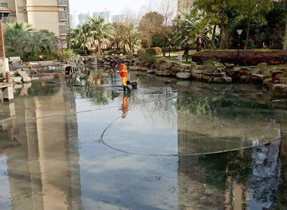 龙泉景观池淤泥清理